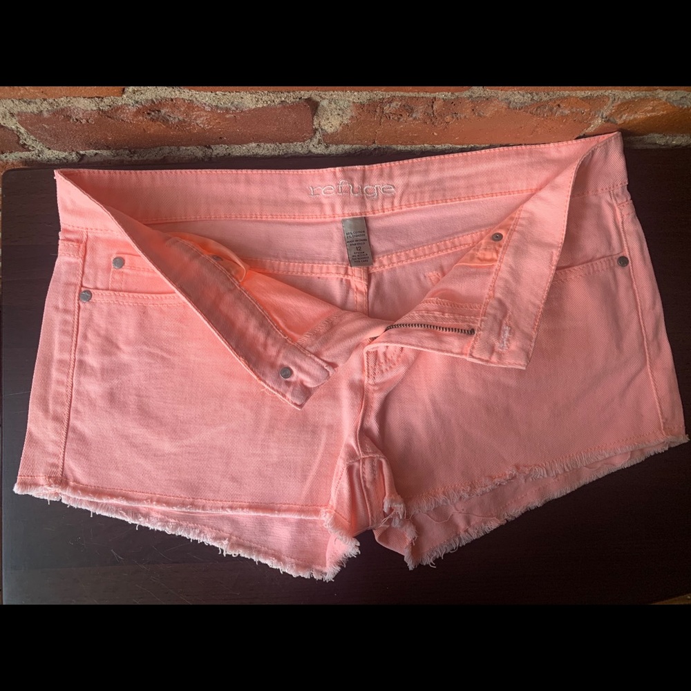 Refuge shorts